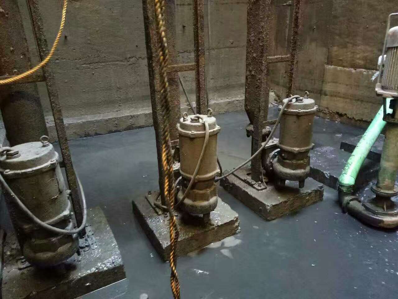 克东污水池清理