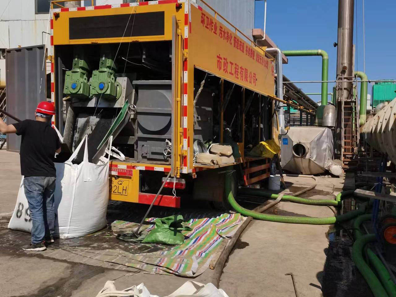 克东淤泥压干处理